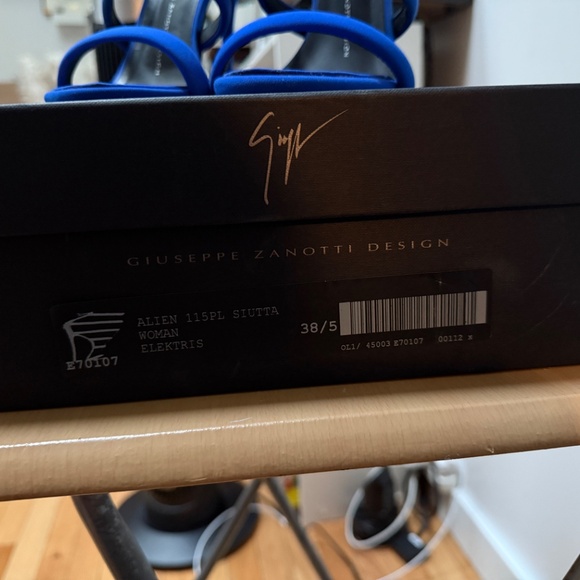 Giuseppe Zanotti Shoes - Picture 6 of 7